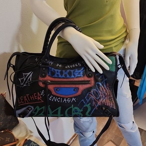 Balenciaga Black Graffiti City Bag - Picture 15 of 15
